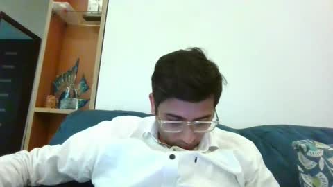 Slave looking for Mistress online show from 13, 11, 2025