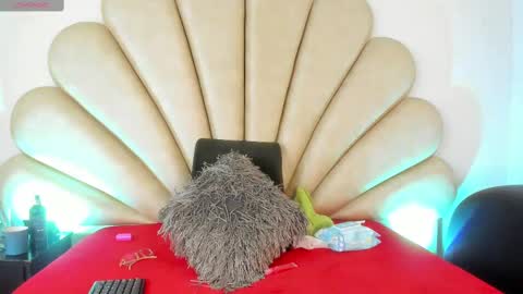 Snapshot of anna__spencer chatting on 8, 3, 2025 Anna online show from 8, 3, 2025