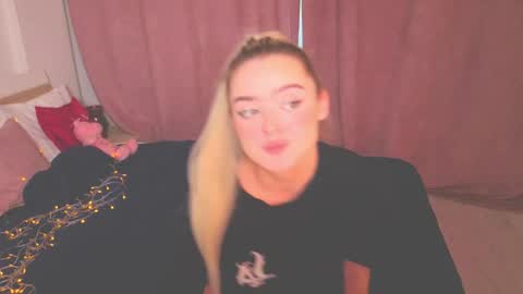 Snapshot of anna_nickol chatting on 28, 5, 2026 Anna online show from 28, 5, 2026