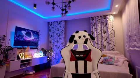 Anna online show from 12, 4, 2026