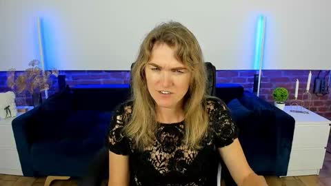 Snapshot of annabel_xxx chatting on 11, 9, 2025 Annabel online show from 11, 9, 2025