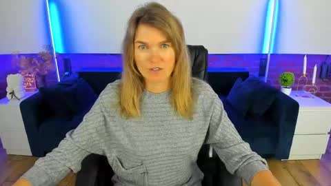 Snapshot of annabel_xxx chatting on 18, 9, 2025 Annabel online show from 18, 9, 2025