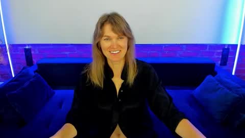 Snapshot of annabel_xxx chatting on 12, 10, 2025 Annabel online show from 12, 10, 2025