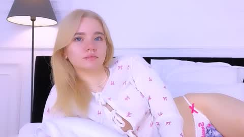 AnnaBelle online show from 18, 10, 2025