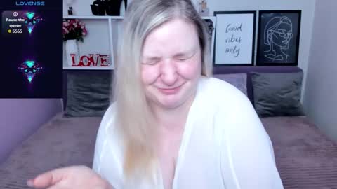 AnnaCherri online show from 21, 10, 2025