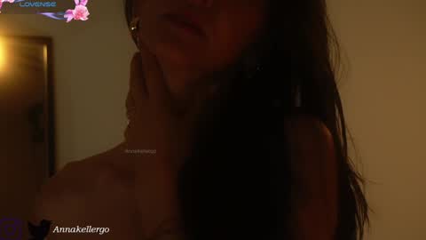 Snapshot of annakellergo chatting on 1, 2, 2025 Anna k online show from 1, 2, 2025
