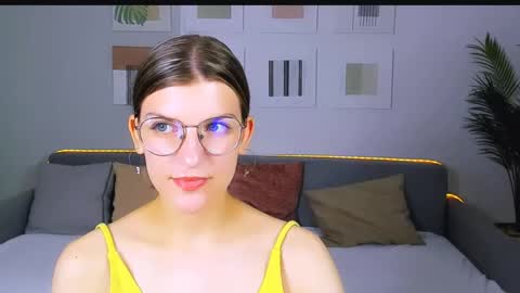 Snapshot of annathorne chatting on 1, 6, 2026 Im Anna online show from 1, 6, 2026