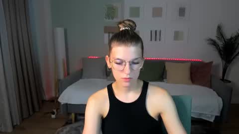Snapshot of annathorne chatting on 1, 7, 2026 Im Anna online show from 1, 7, 2026
