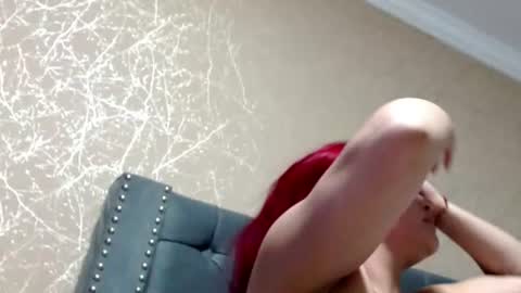 Snapshot of anne_julienne chatting on 18, 6, 2026 online show from 18, 6, 2026