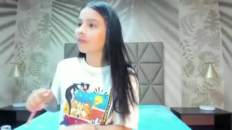 Snapshot of annedixie chatting on 5, 7, 2026 Anne online show from 5, 7, 2026