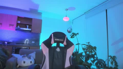 annie  online show from 28, 10, 2025