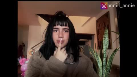 JEANNE no olvides seguirme dont forget follow me  uu online show from 23, 9, 2025