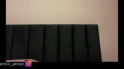 Snapshot of annie_snow_ chatting on 1, 5, 2026 JEANNE no olvides seguirme dont forget follow me uu online show from 1, 5, 2026