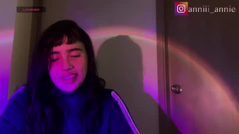 Snapshot of annie_snow_ chatting on 11, 6, 2026 JEANNE no olvides seguirme dont forget follow me uu online show from 11, 6, 2026