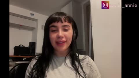 JEANNE no olvides seguirme dont forget follow me  uu online show from 15, 6, 2026