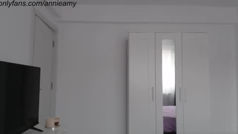 Snapshot of annieamy chatting on 12, 12, 2024 Annie online show from 12, 12, 2024