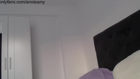 Snapshot of annieamy chatting on 12, 2, 2025 Annie online show from 12, 2, 2025