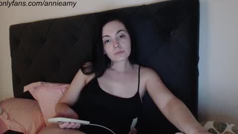 Snapshot of annieamy chatting on 24, 2, 2025 Annie online show from 24, 2, 2025