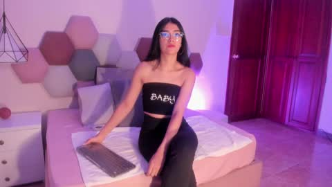 Snapshot of anniebluee_ chatting on 8, 6, 2026 Annie Bluee online show from 8, 6, 2026