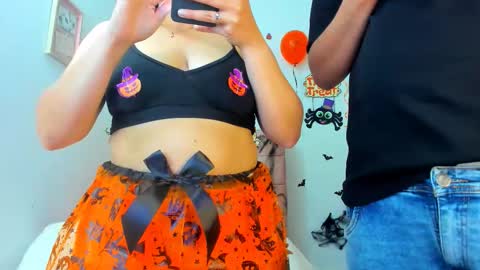 Anniecollen online show from 15, 10, 2025