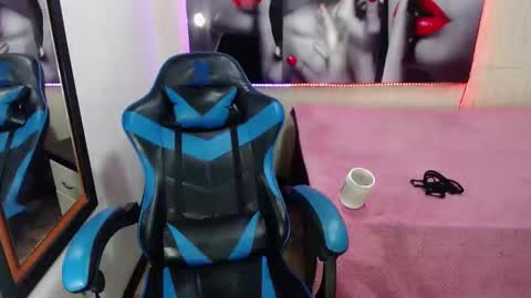 Anniee online show from 25, 1, 2025