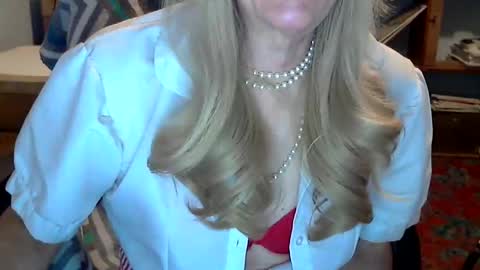 Snapshot of anniegurl chatting on 22, 12, 2024 anniegurl online show from 22, 12, 2024