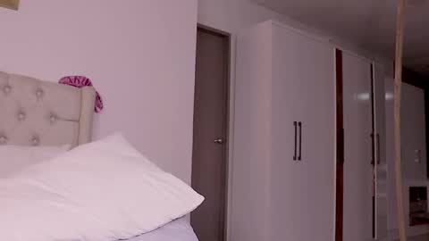 Snapshot of anniekk chatting on 5, 12, 2024 Dulce candyxxx online show from 5, 12, 2024