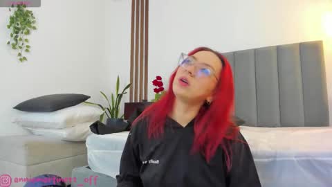 Annie online show from 28, 11, 2025