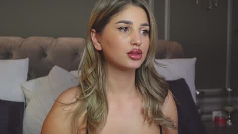 AnnieStyles online show from 24, 1, 2025