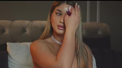 AnnieStyles online show from 23, 2, 2025