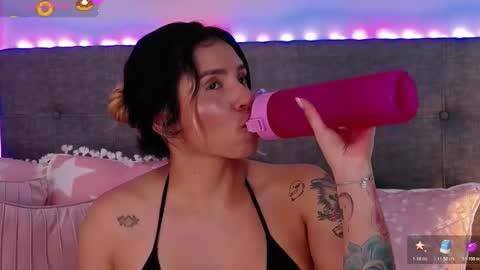 Antonella Lee online show from 25, 11, 2025