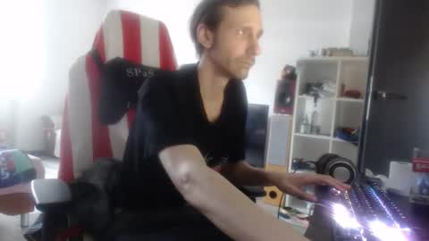 LoyalDog online show from 2, 4, 2026