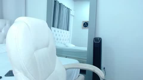 ANNY LOUIS online show from 19, 2, 2025