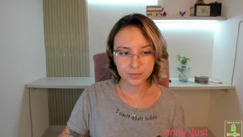Snapshot of anny_lust chatting on 28, 5, 2026 Issabela online show from 28, 5, 2026