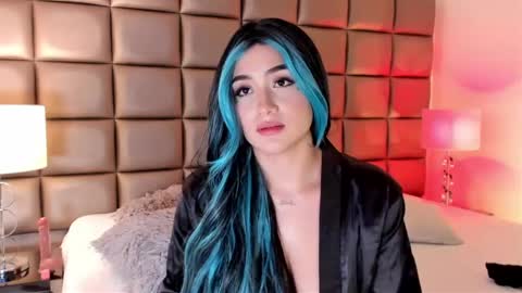 Snapshot of annyhizzle chatting on 5, 2, 2025 online show from 5, 2, 2025