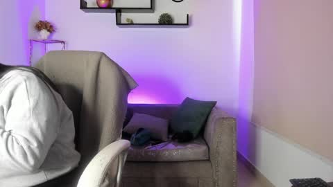 Snapshot of annyrosse_699 chatting on 2, 6, 2026 annyrosse_699 online show from 2, 6, 2026
