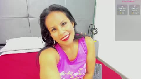 Anthonelaa   online show from 9, 3, 2025