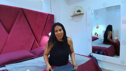 Anthonelaa   online show from 26, 5, 2026