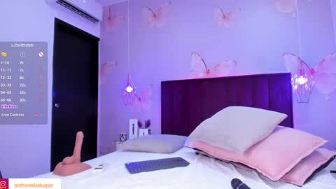 anthonelaDuque online show from 10, 3, 2025