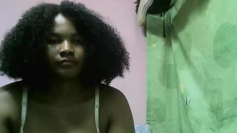 Snapshot of antine9794 chatting on 26, 4, 2026 antine9794 online show from 26, 4, 2026