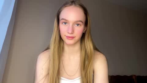 Snapshot of antionettepulgarin chatting on 28, 2, 2026 Viktoria online show from 28, 2, 2026