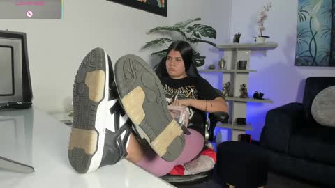   online show from 1, 4, 2026
