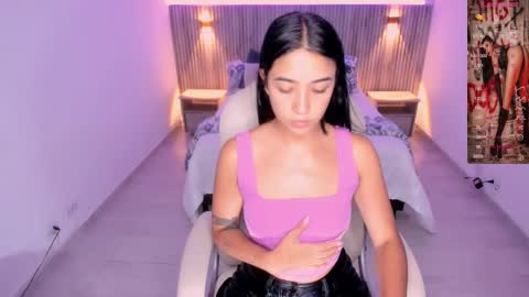 Snapshot of antonella_grayy chatting on 11, 2, 2025 Antonella Grayy online show from 11, 2, 2025