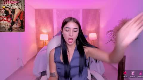 Snapshot of antonella_grayy chatting on 3, 10, 2025 Antonella Grayy online show from 3, 10, 2025