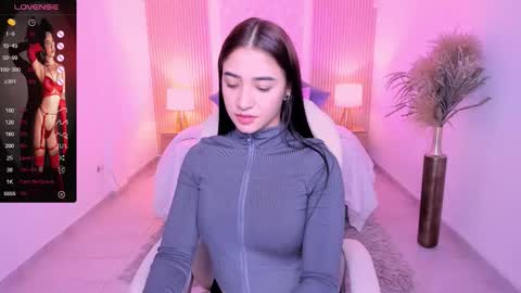 Snapshot of antonella_grayy chatting on 7, 10, 2025 Antonella Grayy online show from 7, 10, 2025