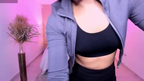 Snapshot of antonella_grayy chatting on 20, 10, 2025 Antonella Grayy online show from 20, 10, 2025