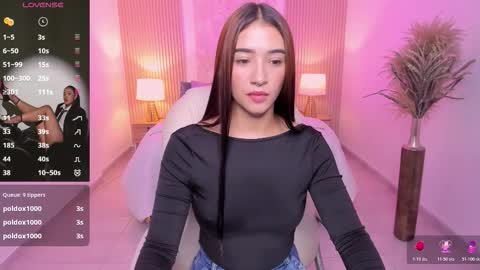 Snapshot of antonella_grayy chatting on 17, 12, 2025 Antonella Grayy online show from 17, 12, 2025