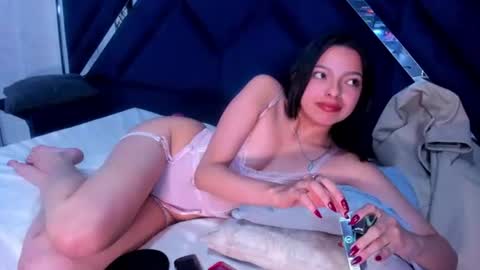 Snapshot of antonella_hyh chatting on 4, 8, 2026 antonella_hyh online show from 4, 8, 2026