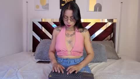 Snapshot of antonellaconelly chatting on 8, 9, 2025 antonellaconelly online show from 8, 9, 2025