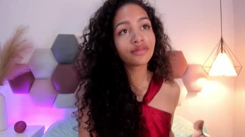 AntonellaHall  online show from 15, 2, 2025